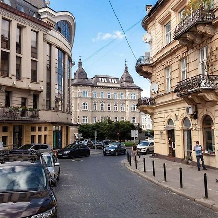 Lovely Apartment On Drahomanova Street Lviv Dış mekan fotoğraf