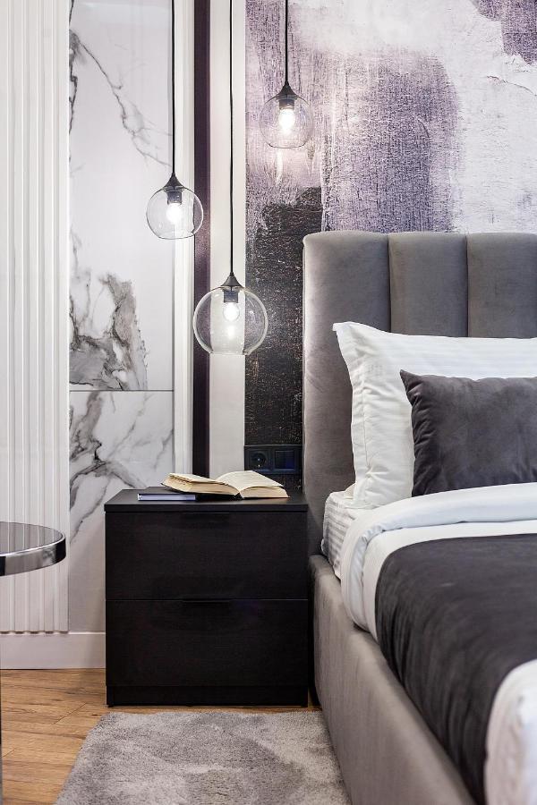 Lovely Apartment On Drahomanova Street Lviv Dış mekan fotoğraf