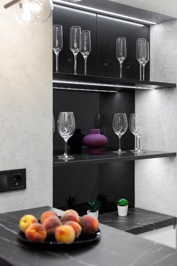 Lovely Apartment On Drahomanova Street Lviv Dış mekan fotoğraf