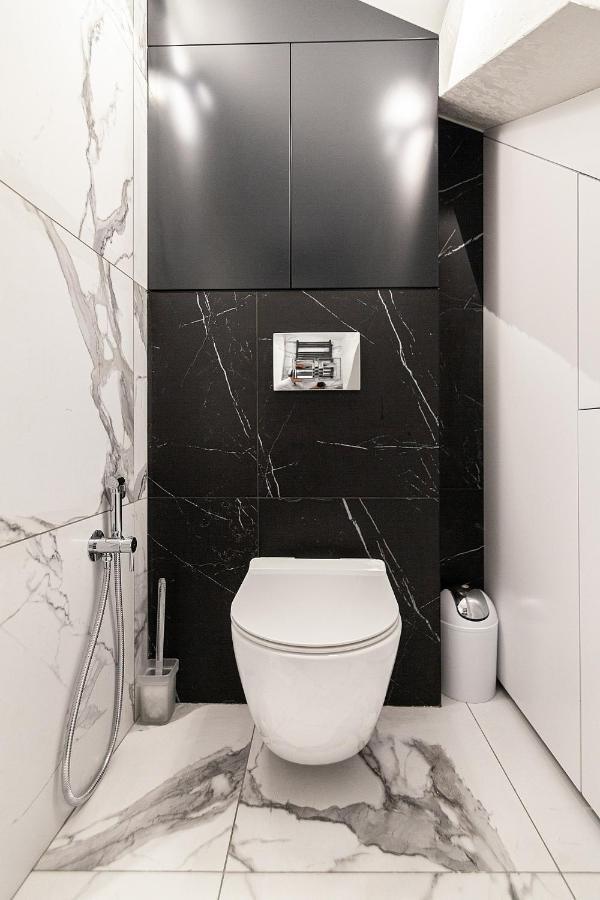 Lovely Apartment On Drahomanova Street Lviv Dış mekan fotoğraf