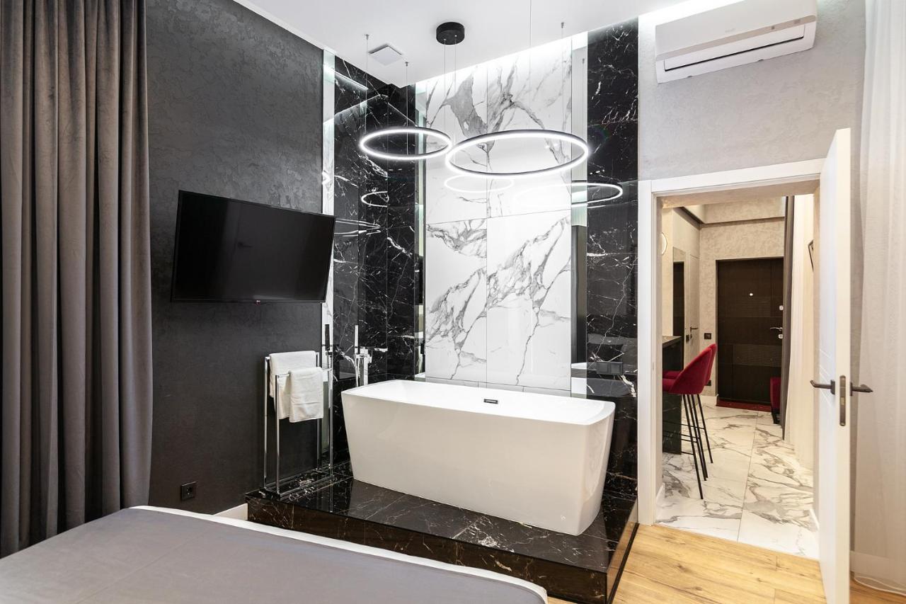 Lovely Apartment On Drahomanova Street Lviv Dış mekan fotoğraf