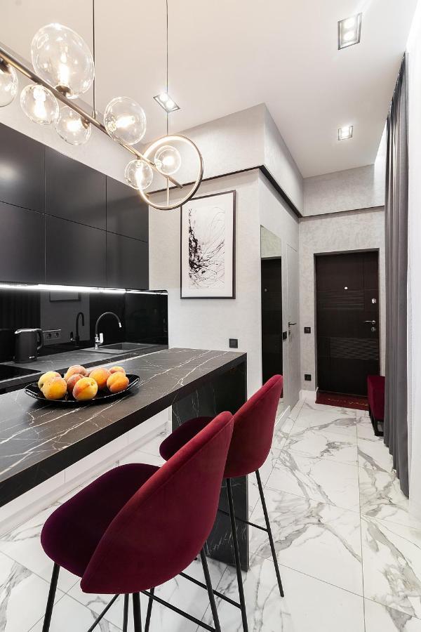 Lovely Apartment On Drahomanova Street Lviv Dış mekan fotoğraf