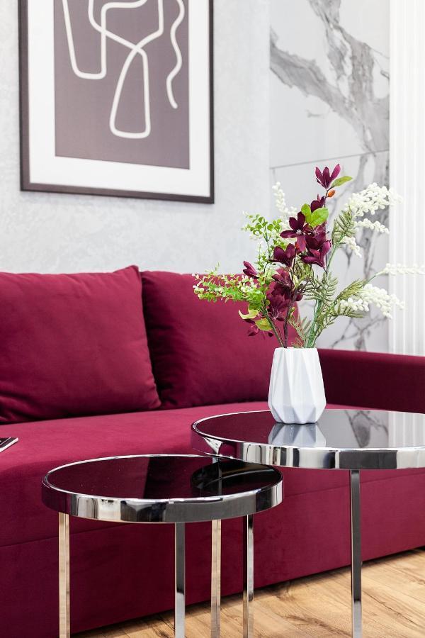 Lovely Apartment On Drahomanova Street Lviv Dış mekan fotoğraf
