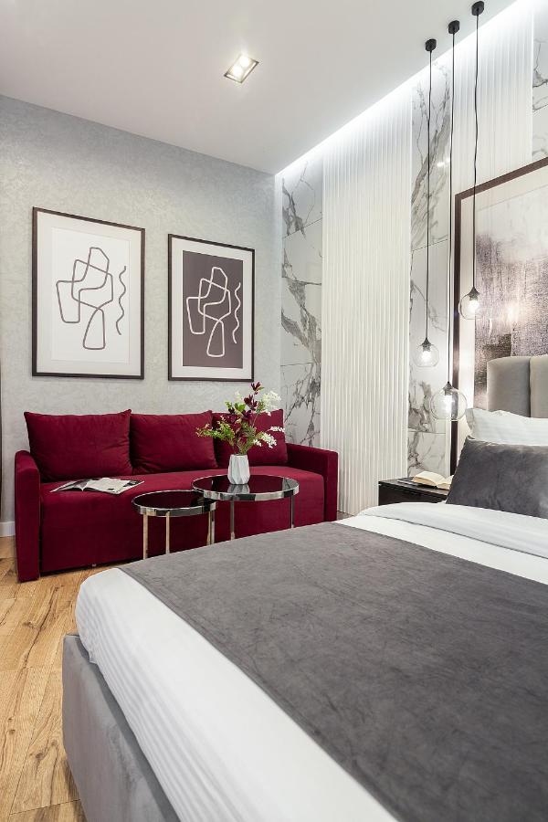 Lovely Apartment On Drahomanova Street Lviv Dış mekan fotoğraf