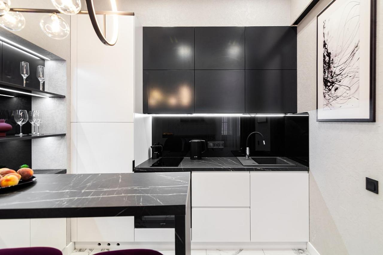 Lovely Apartment On Drahomanova Street Lviv Dış mekan fotoğraf
