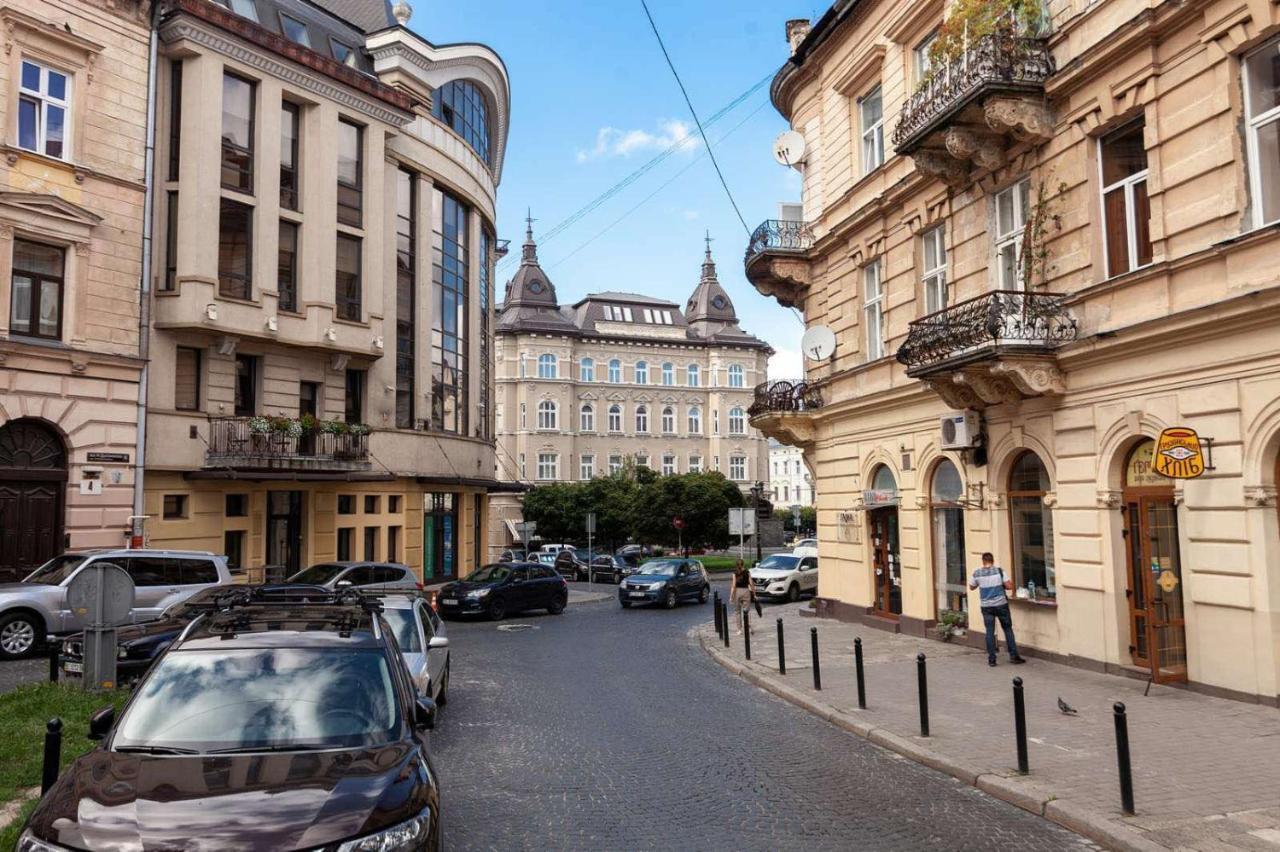 Lovely Apartment On Drahomanova Street Lviv Dış mekan fotoğraf